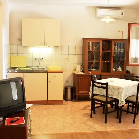 Esperienza Vista Mare 6 Apartment *